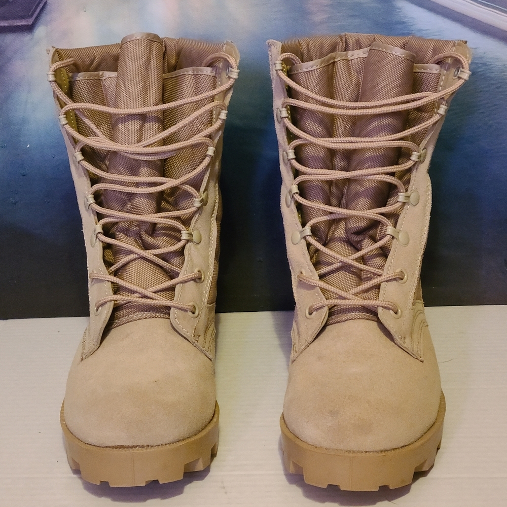 R11 Combat Boots